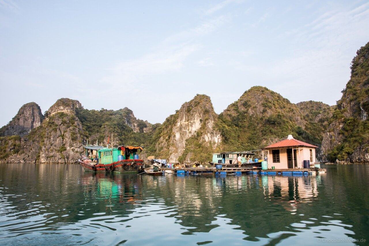 Floating village on Bai Tu long bay